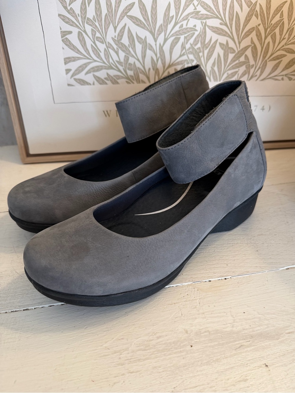 Dansko Lulu grey nubuc ankle strap shoes sz 39. Like new